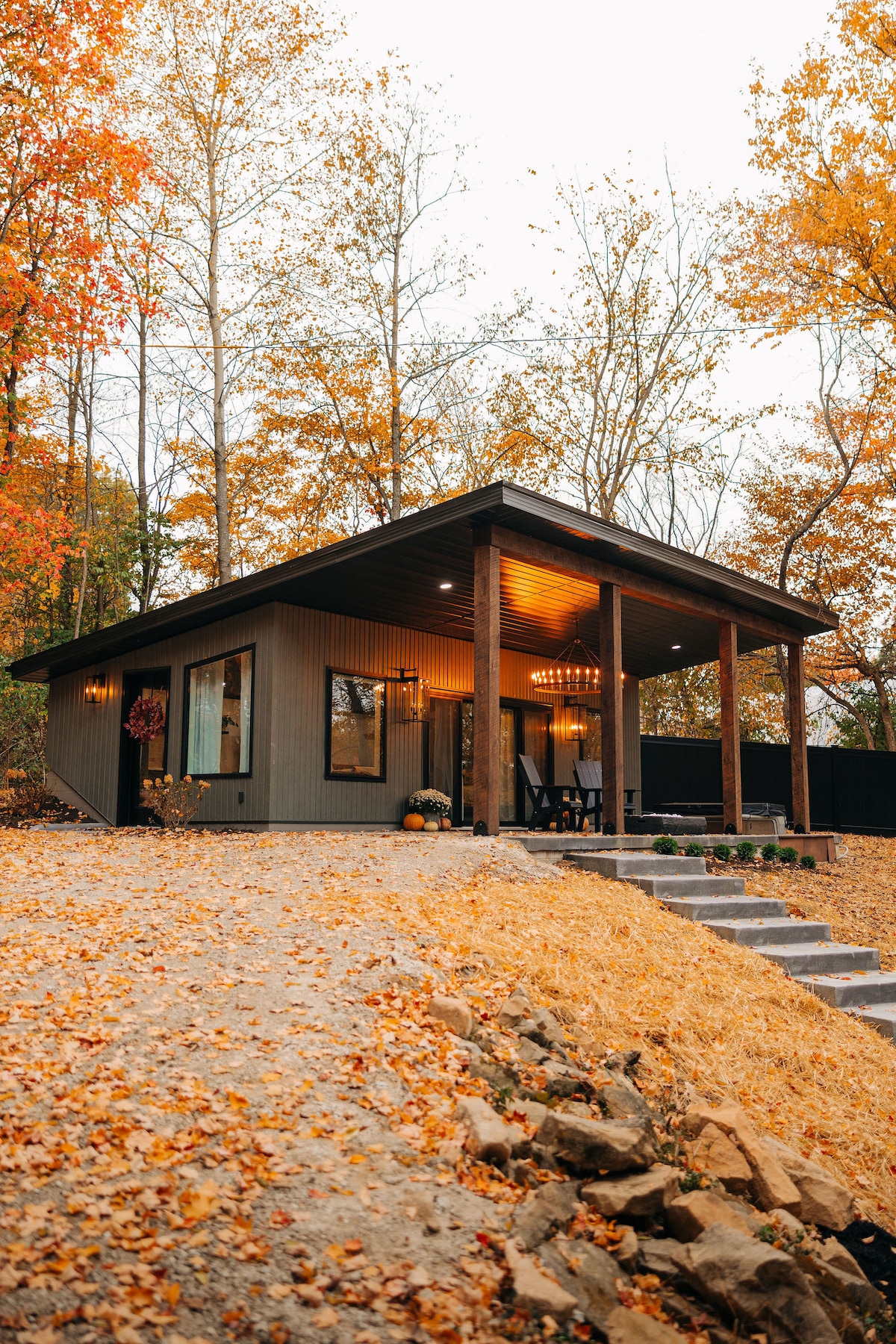 Hill Haus - Peaceful Cozy Cabin - Cabins for Rent in Danville