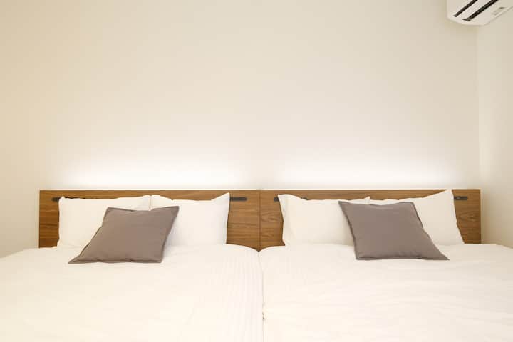 寝室にはダブルベット2台を用意