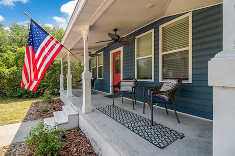 Southport Salty Patriot-Walk to DT/Pets/Fenced!