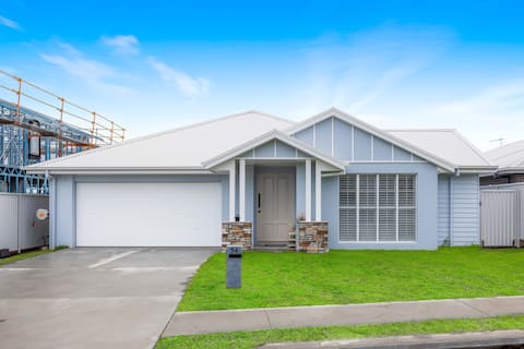 The Waybre - walk to the beach, ducted aircon