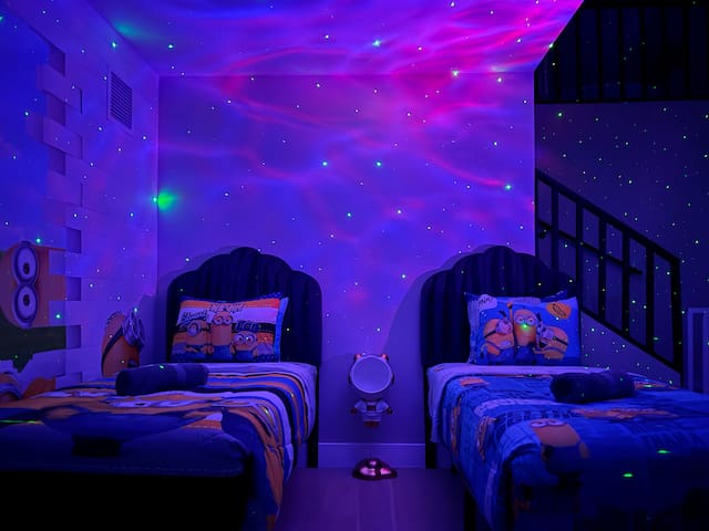 Spacious Hollywood Home | Minion Room & Pickleball gallery image 2