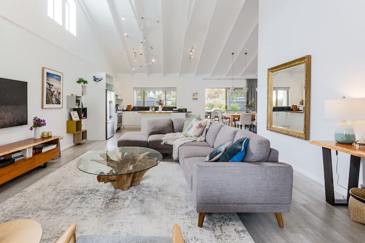 Capewood – Spacious Prevelly Family Retreat