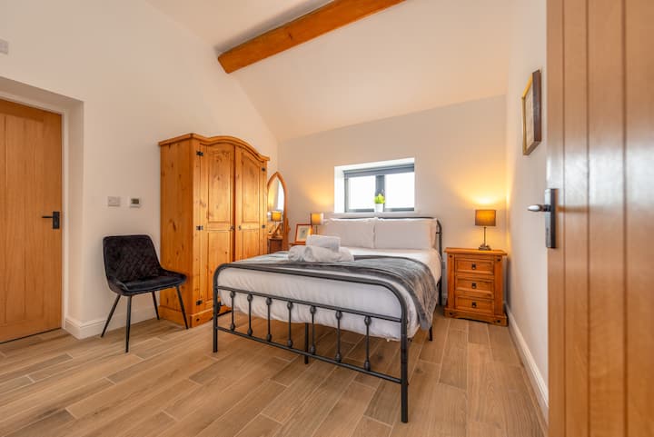 sakafu ya chini ya chumba cha kulala mara mbili