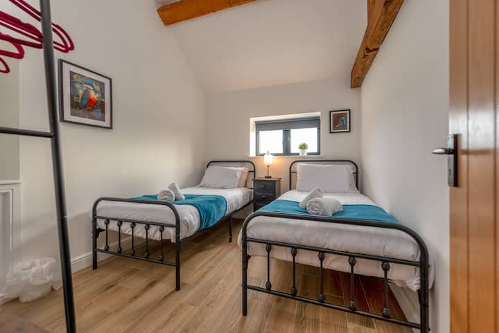 ghorofa ya chini ya chumba cha kulala cha watu wawili