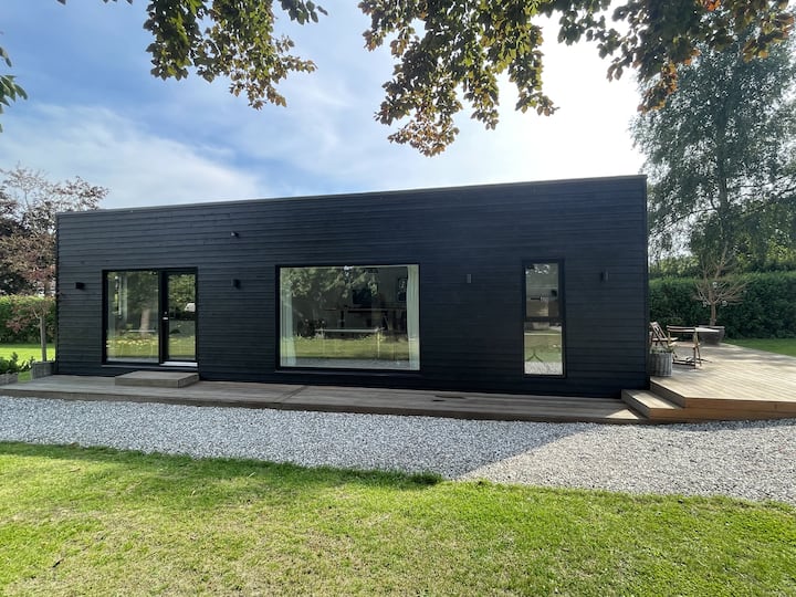 Unik Design- Og Kunstnerbolig / Hygge & Nærvær - Odense