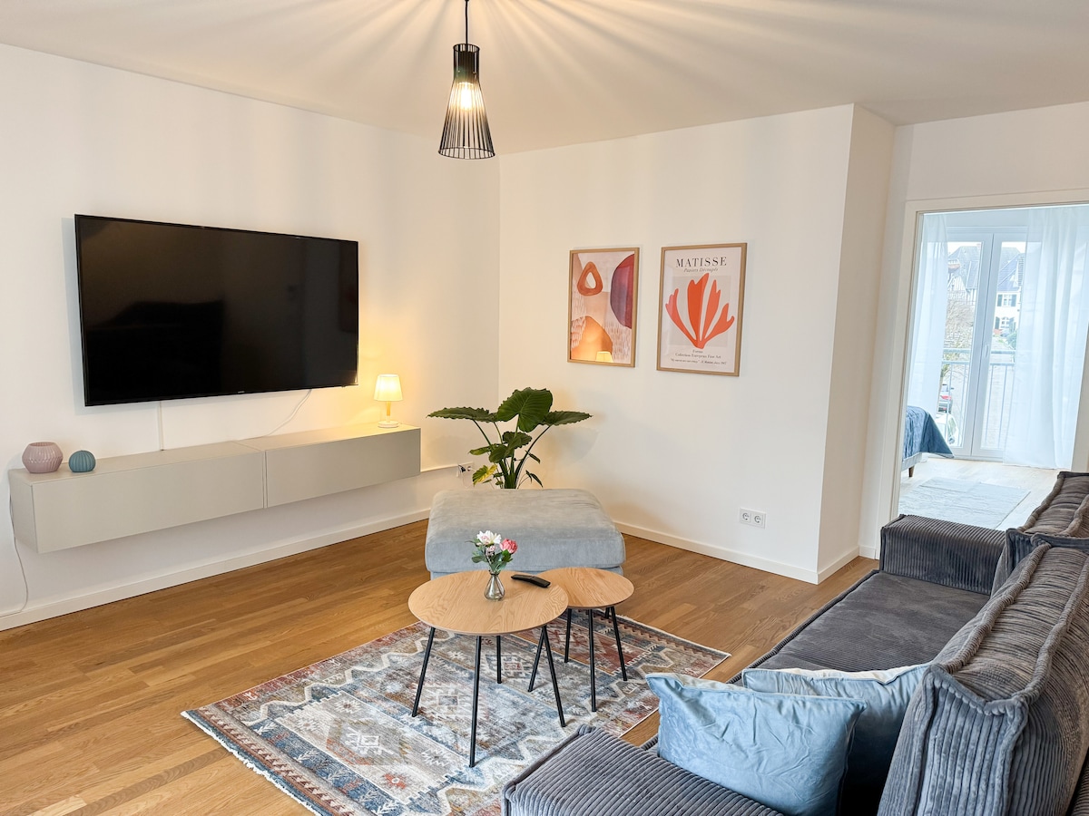 Top Airbnb: Big House | 130 qm | 13. Min to Cologne Trade Fair en Leverkusen