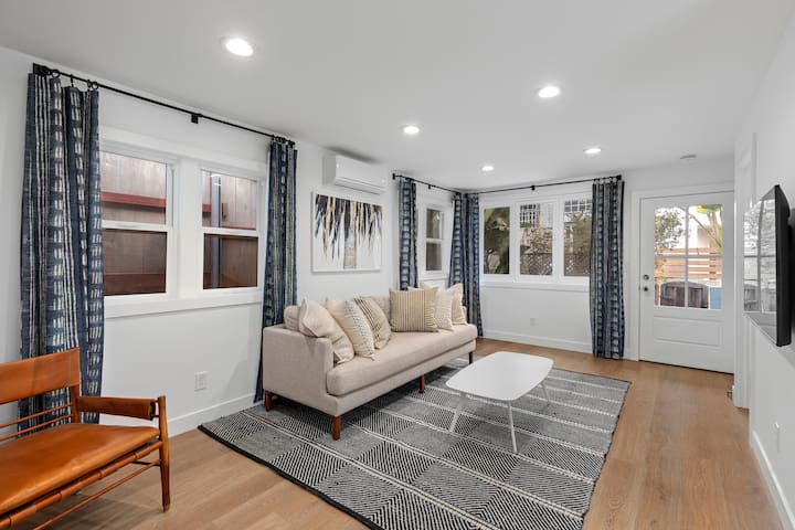 Steps from Both Ocean and Bay!