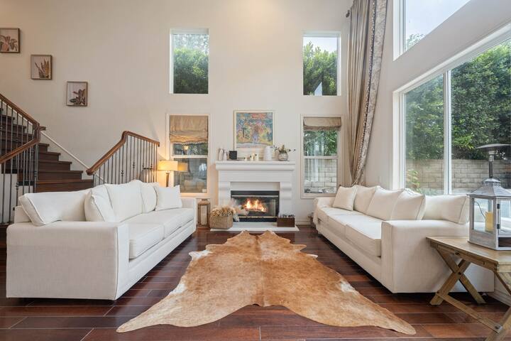 180 – Luxe Stevenson Ranch Home-Pool, Spa & Views gallery image 5