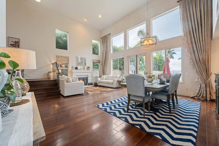 180 – Luxe Stevenson Ranch Home-Pool, Spa & Views gallery image 2