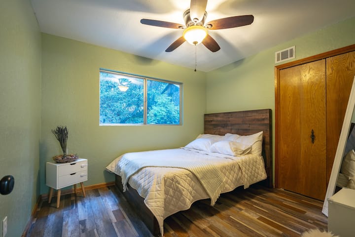 Winter Forest Falls Cabin [Stunning Views] - Oak Glen, CA