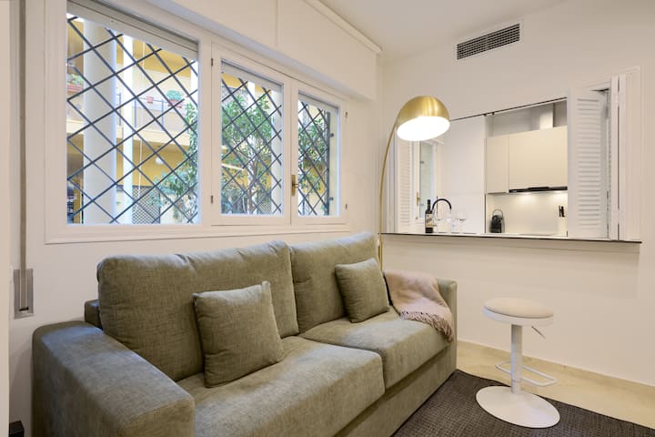 Apartamento De Diseño Con Parking Gratis - Seville, Spain
