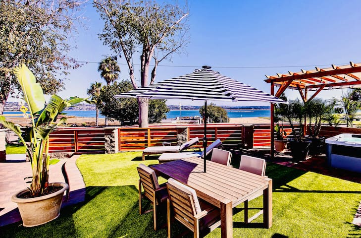 New Ocean Front Grand Villa! HotTub ACParkingGames