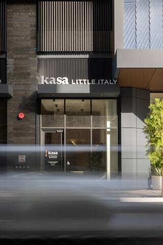 Kasa Little Italy | 2BD, San Diego Bay Views gallery image 3