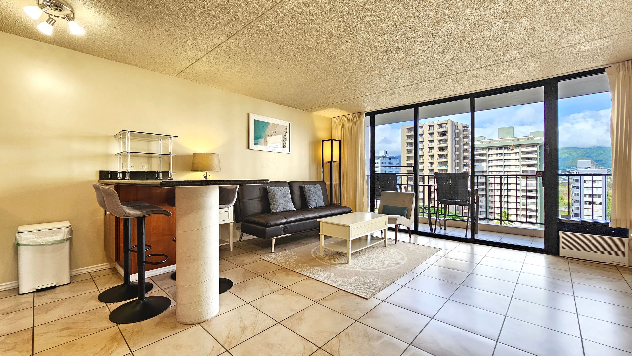 WB 1011 - T2 Queen, Full, & Futon +1 Free Parking - Image 2