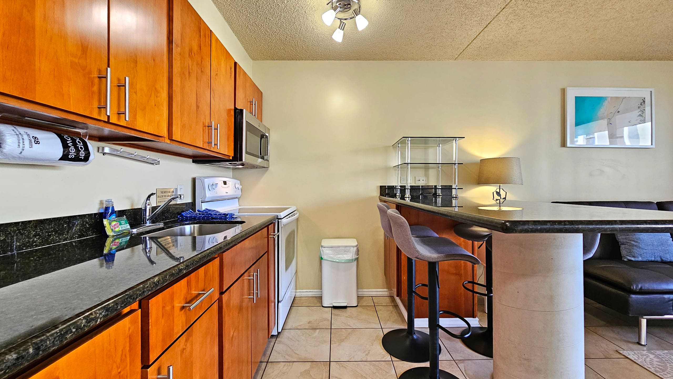 WB 1011 - T2 Queen, Full, & Futon +1 Free Parking - Image 9