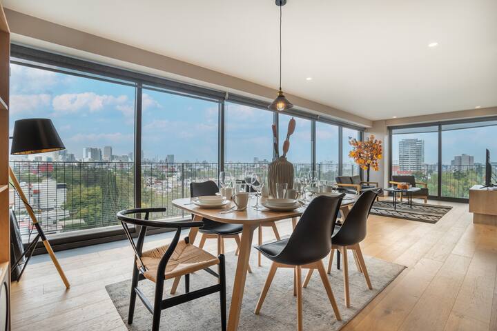 Spacious Corner Apt w/Views: Condesa Balcony & Gym gallery image 4