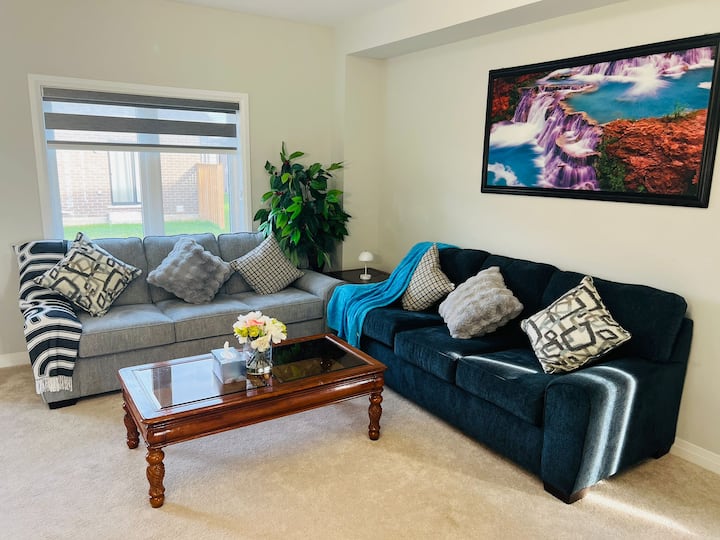 Private Brantford Home ~ Relax & Unwind In Comfort - St. George