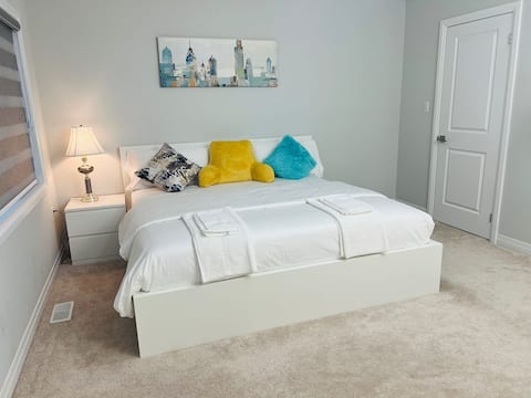 Private Brantford Home ~ Relax & Unwind in Comfort