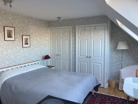 Top performing Airbnb: Quiet Studio on first floor - Bucklow Gardens in Warrington