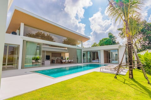 Spacious Brand-New Modern Balinese-Style Villa