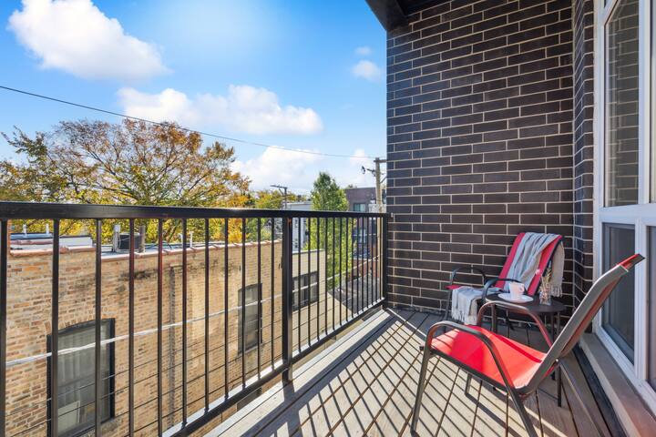 14min Dwnt Chicago 2Bath Free Garage Park &Balcony gallery image 5