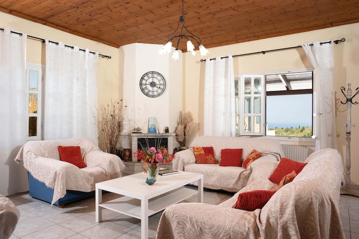 Traditional House With Pool & Sea Views - Paxos