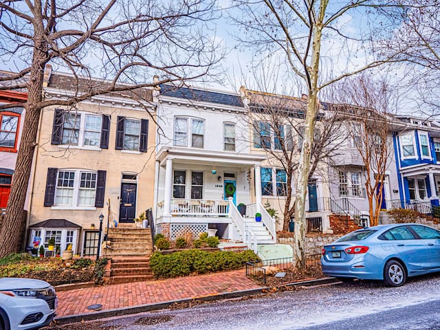 Charming Historic Georgetown Townhome