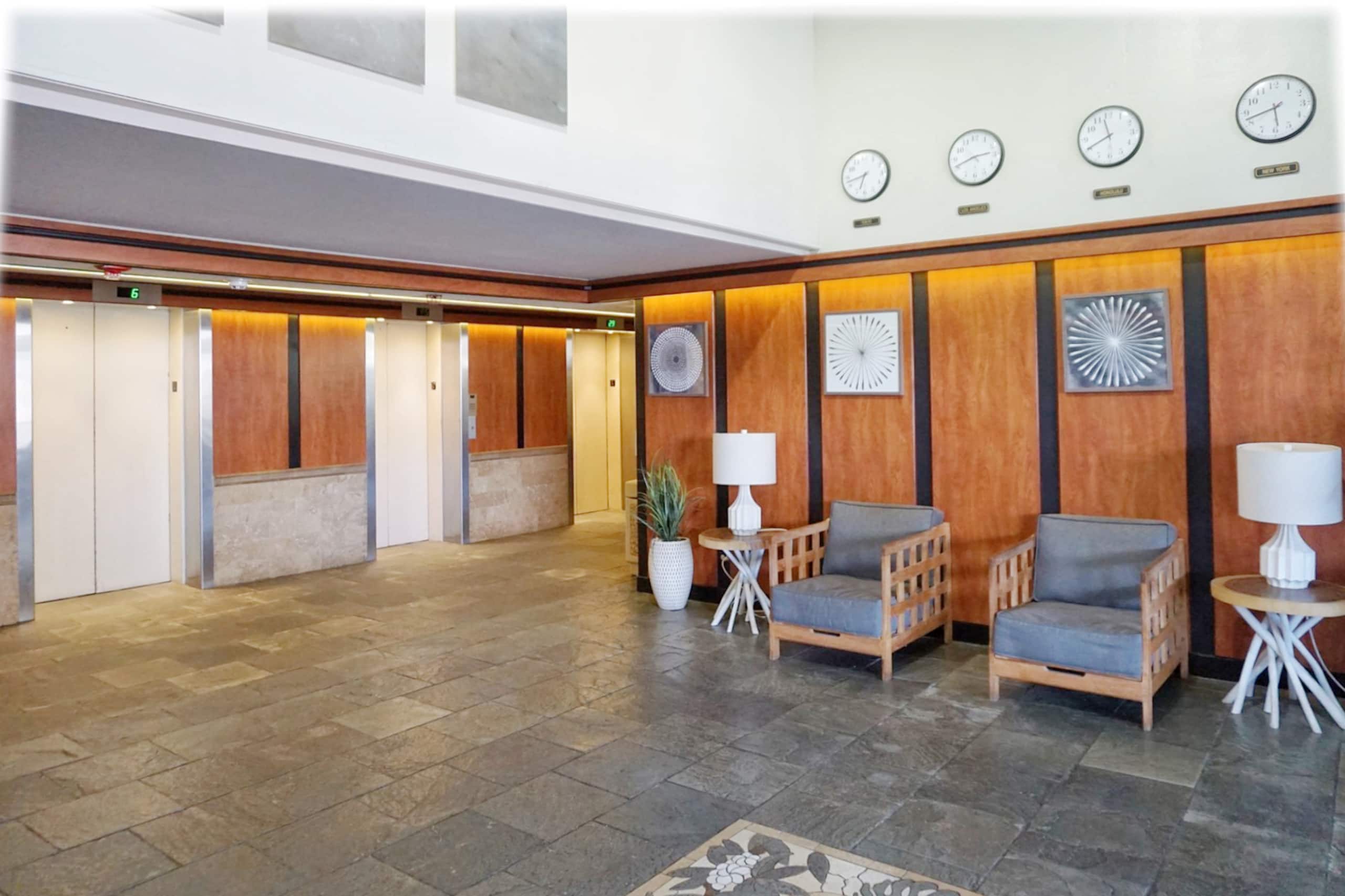 Exquisite Renovated Modern Studio-Central Waikiki - Image 38