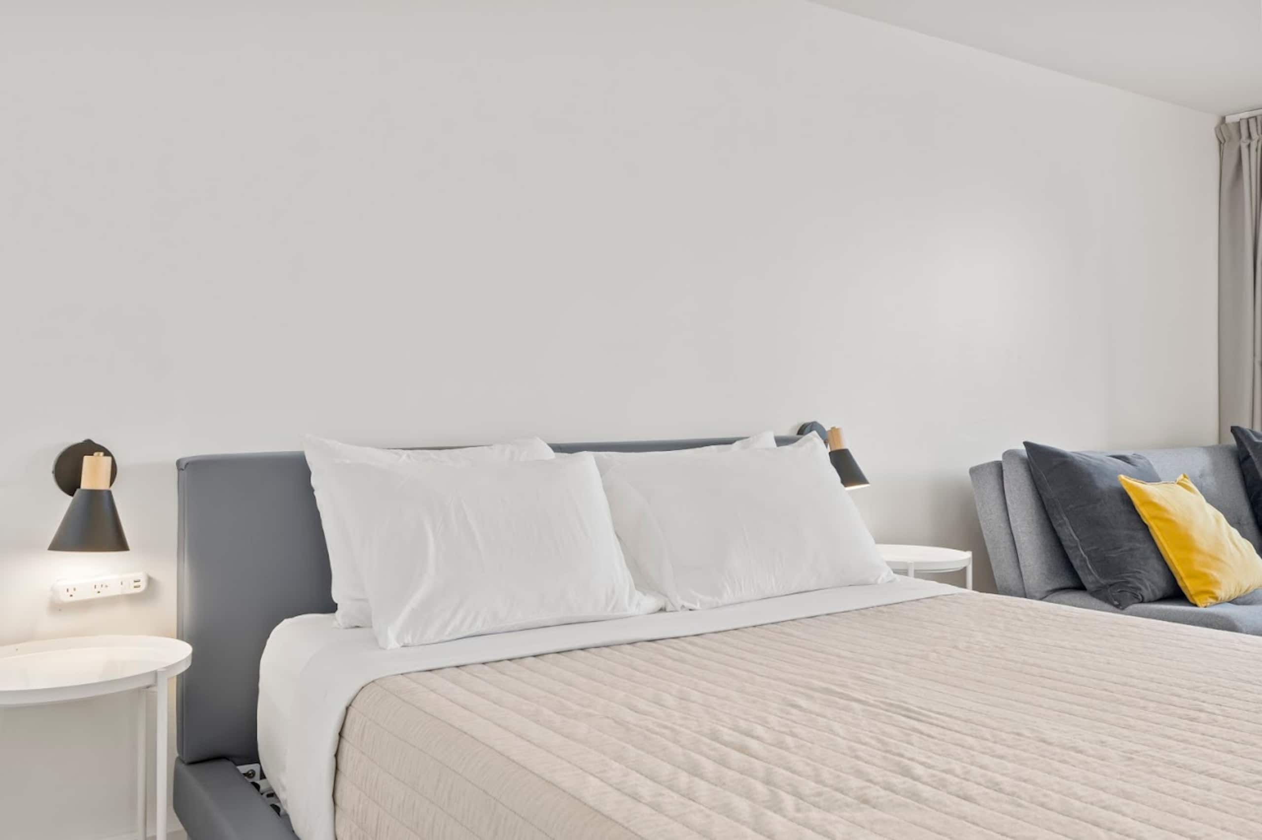 Exquisite Renovated Modern Studio-Central Waikiki - Image 6
