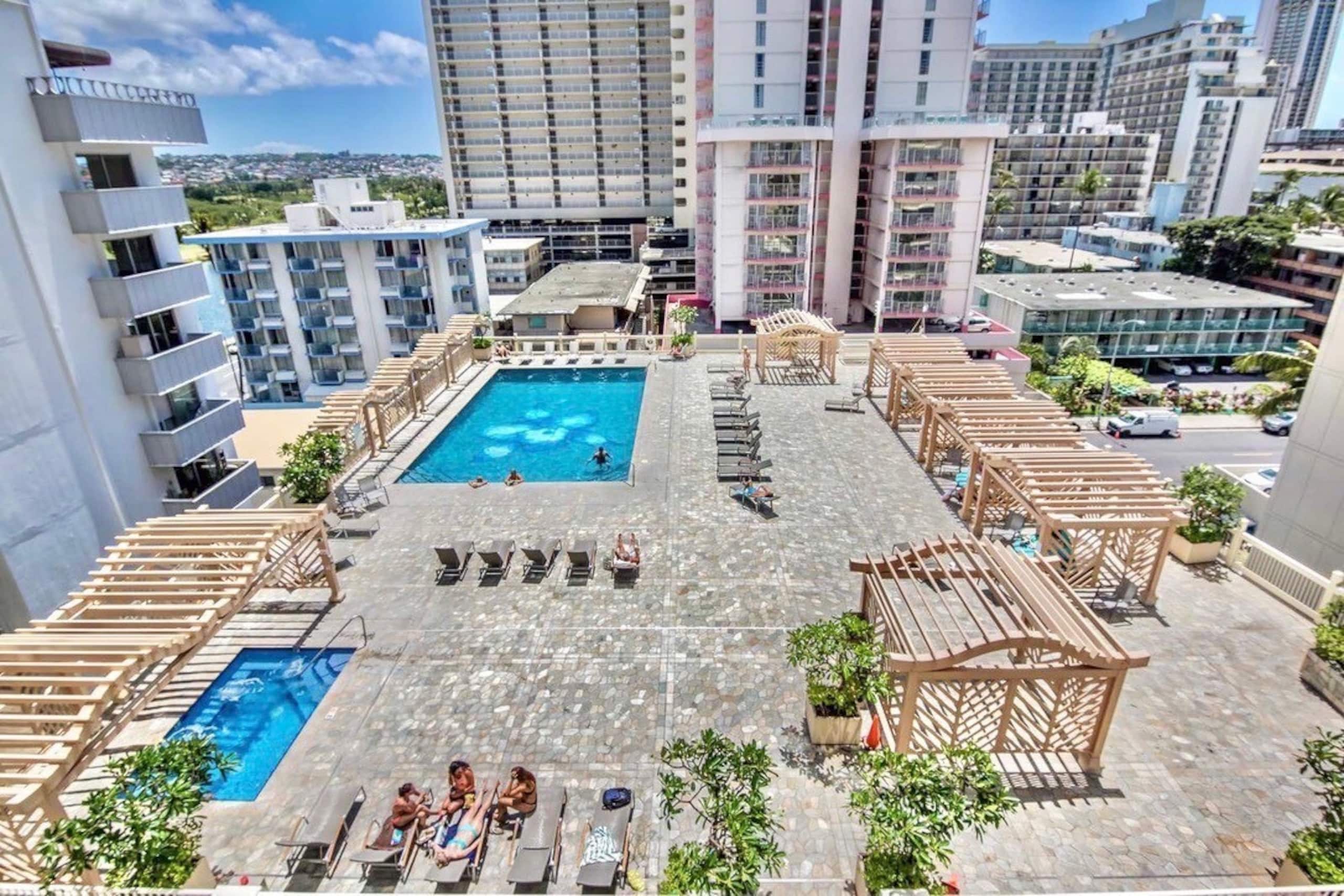 Exquisite Renovated Modern Studio-Central Waikiki - Image 42