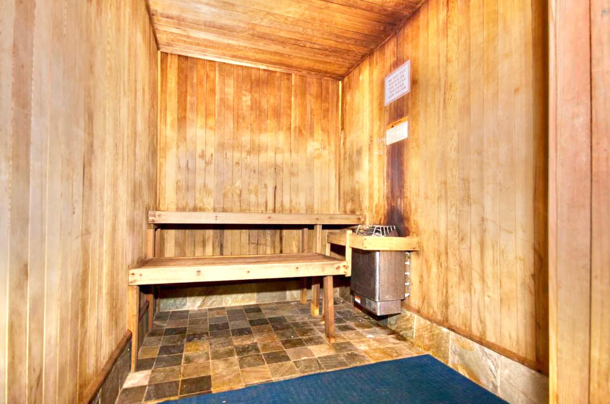 Exquisite Renovated Modern Studio-Central Waikiki - Image 49