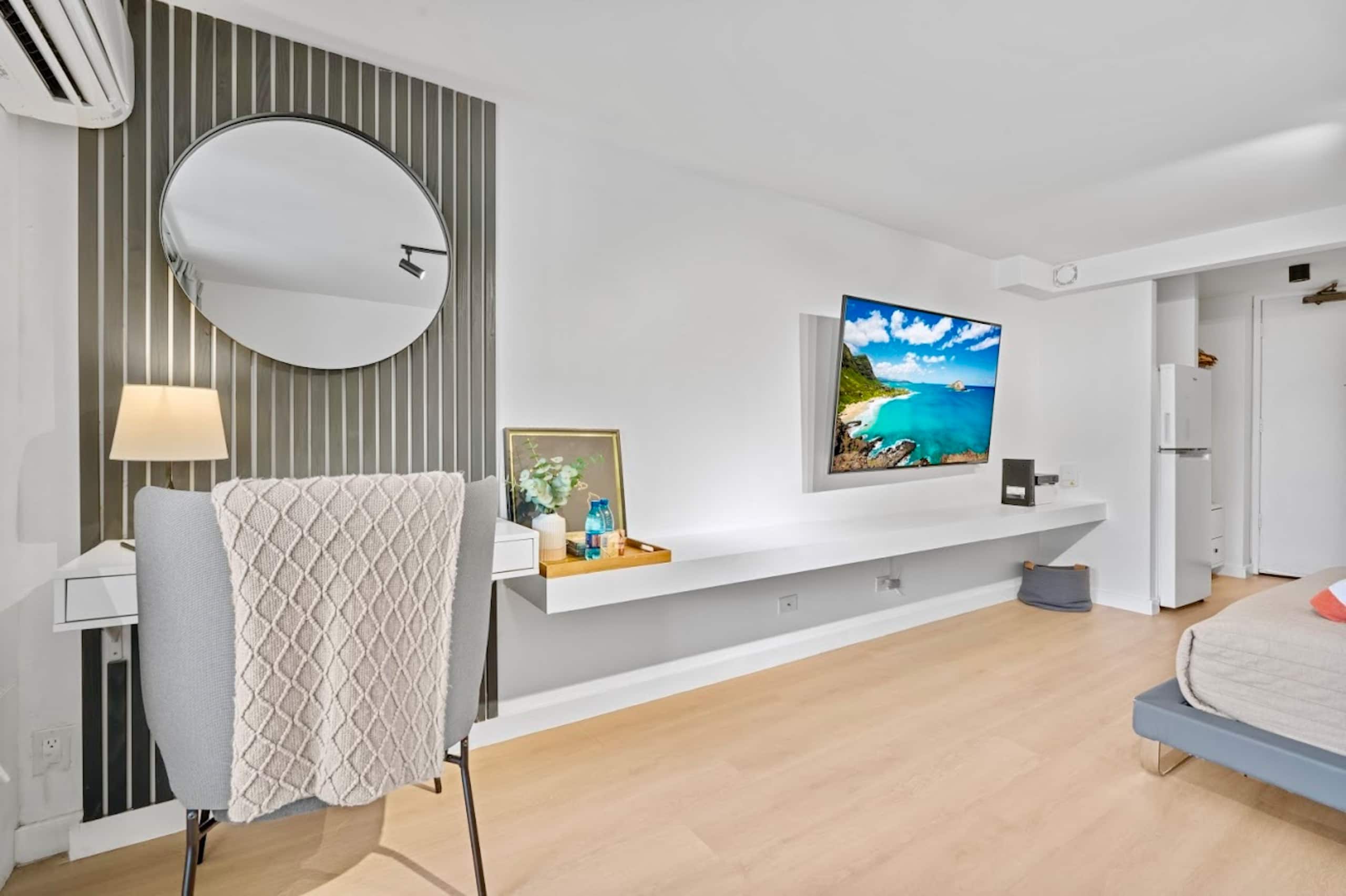Exquisite Renovated Modern Studio-Central Waikiki - Image 7