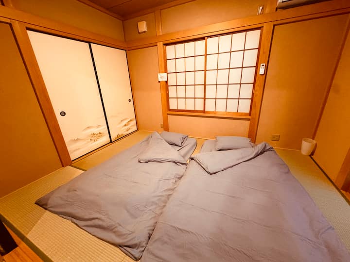 寝室④（和室・布団・最大4名）※4名の場合、ちゃぶ台がある和室も寝室として使います