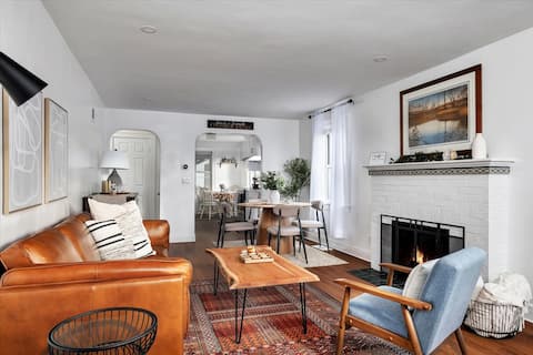 Top performing Airbnb: Bungalow by Frear Park Golf Course*Pet Friendly in Troy