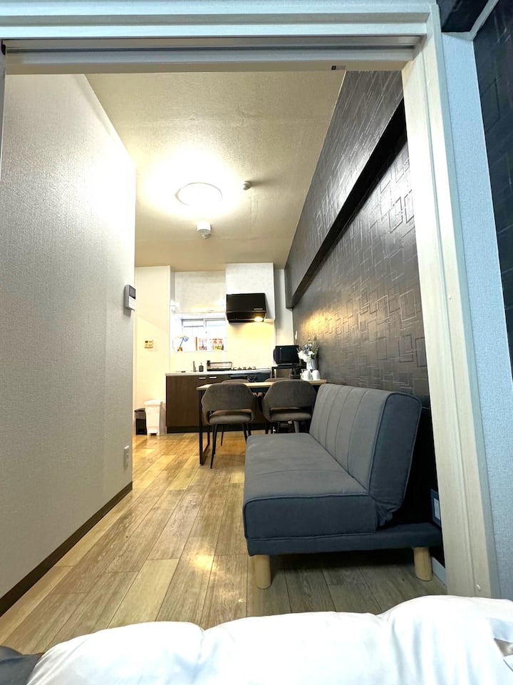 Kitanda cha sofa pia ni rahisi kwa mapumziko kidogo!