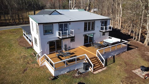 Catskills Escape! Hot Tub, Massage Chairs & Games