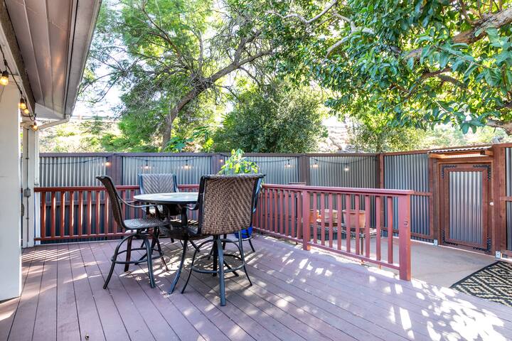 West LA Escape – Stylish & Cozy Stay gallery image 4