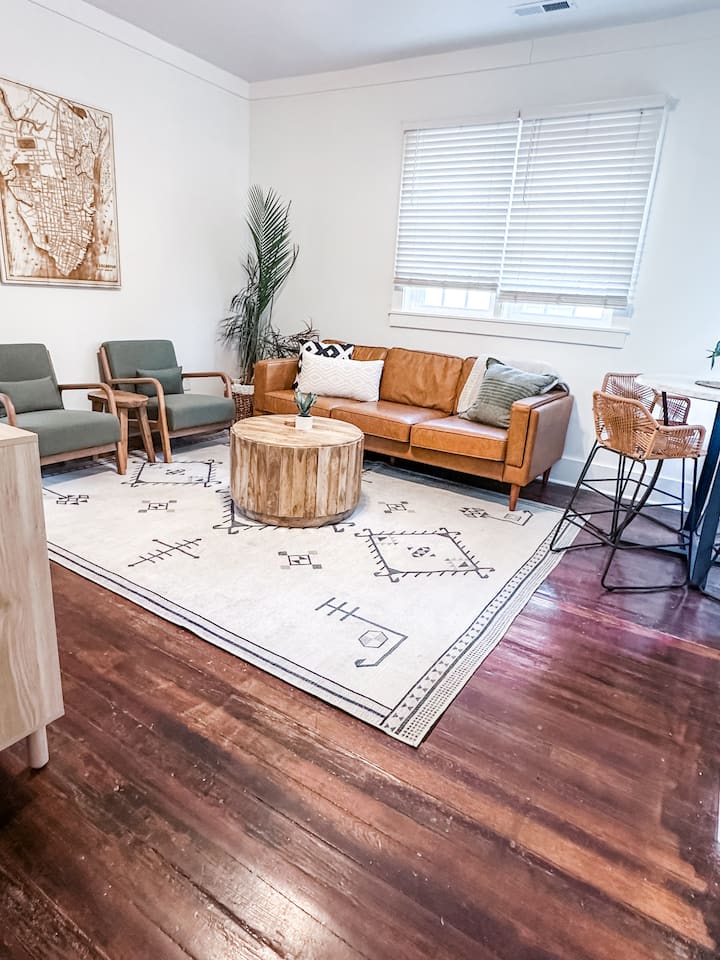 *Parking/large Living Room/near King/full Kitchen* - Charleston, SC