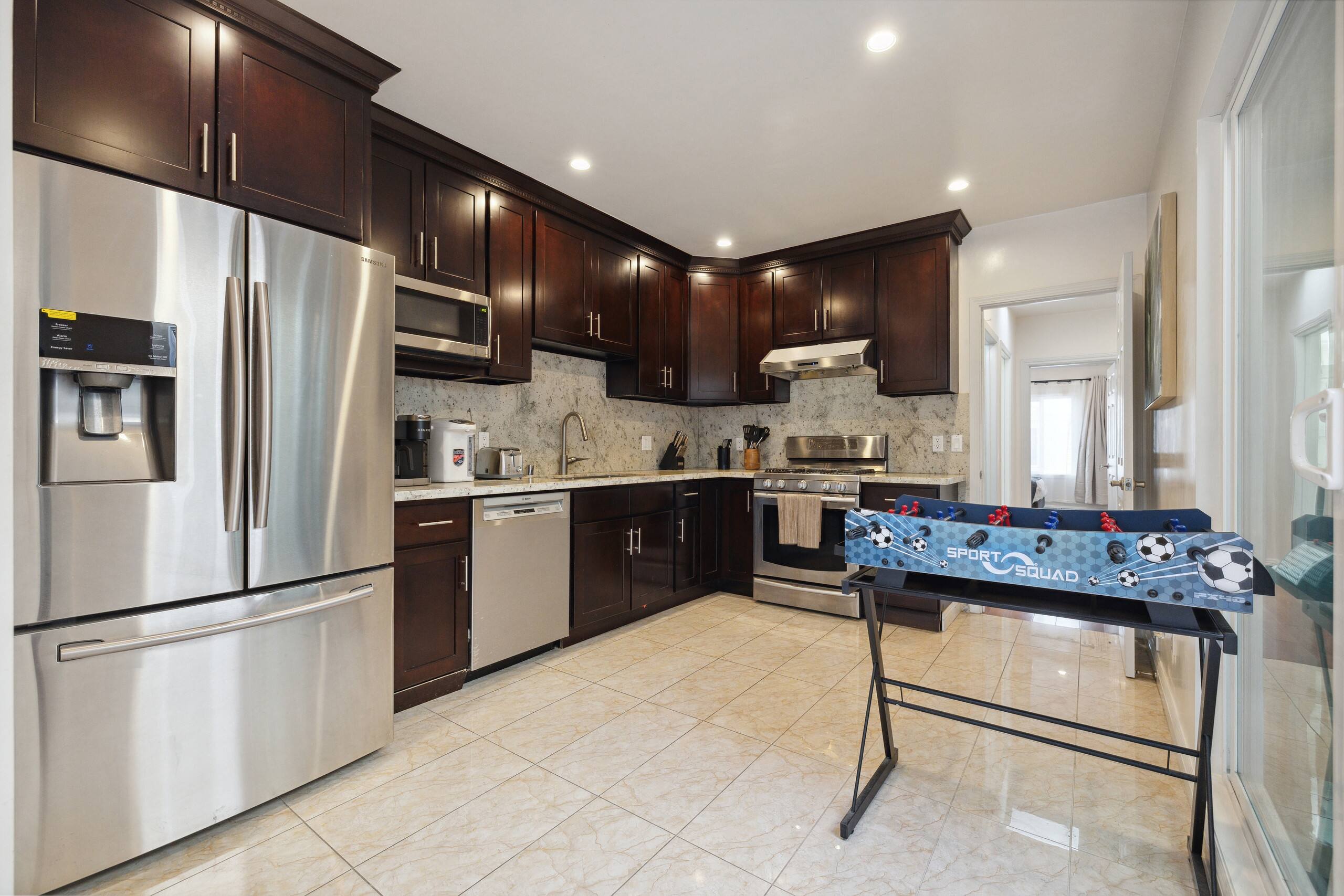 Home in San Francisco · ★4.95 · 3 bedrooms · 3 beds · 2.5 baths - Image 5