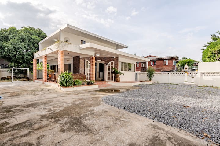 Private house 3 min walk opposite IconSiam. gallery image 3