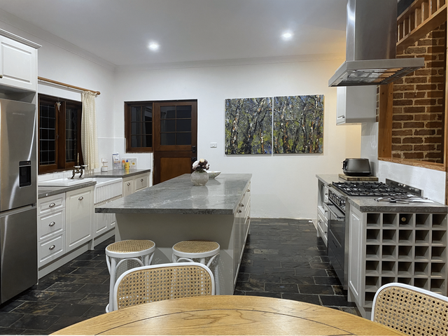 luxury Private Bush Retreat – 1 Hr from Sydney CBD gallery image 4