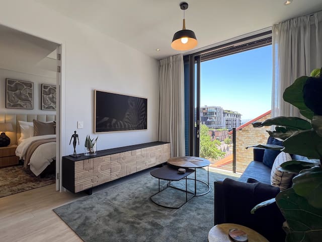 2-Bed De Waterkant Gem! No Loadshedding! gallery image 2