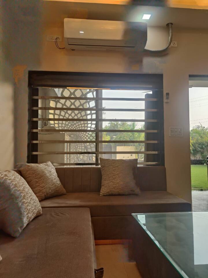 Luxurious Villa Near Temples At Prime Location - Mathura