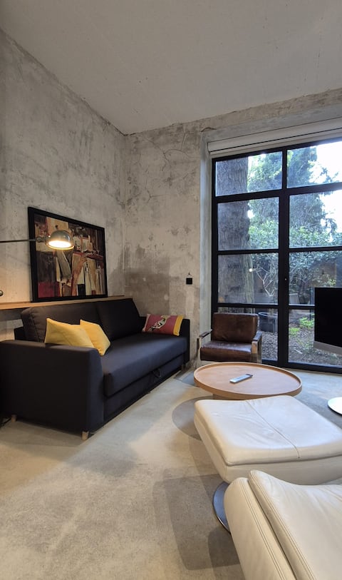 Leistungsstarkes Airbnb: New luxury loft apartment in Cologne-Sülz-Messenah in Köln