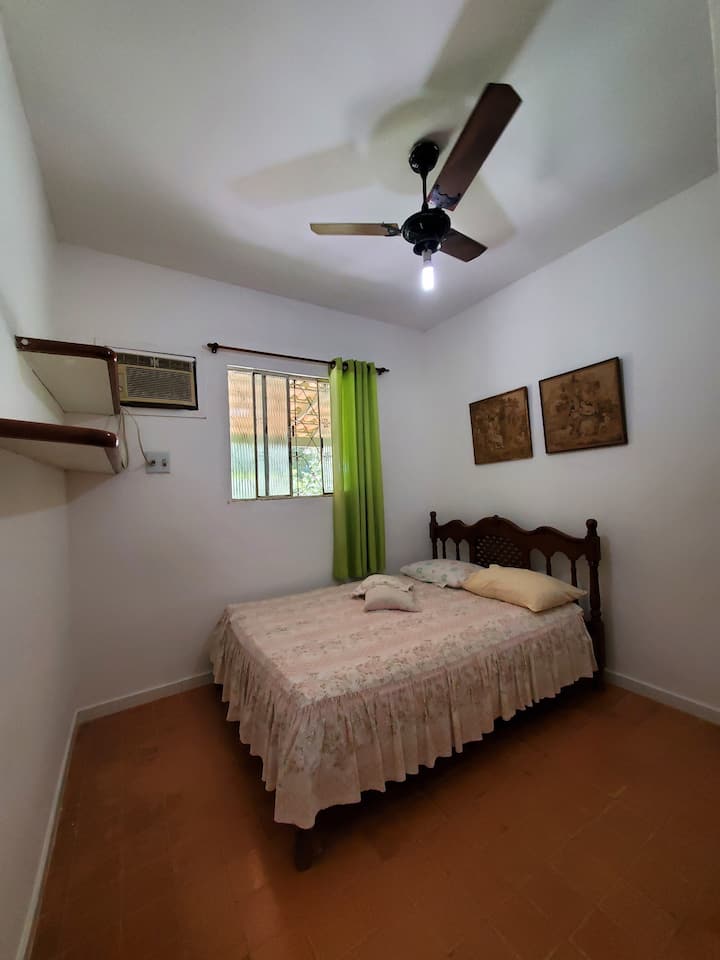 Primer dormitorio de la casa principal