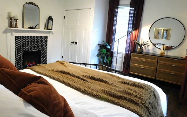 Cama tamaño king con almohadas Casper™ y MyPillow™