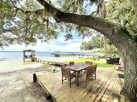 Cozy Lake House on Lake Weir