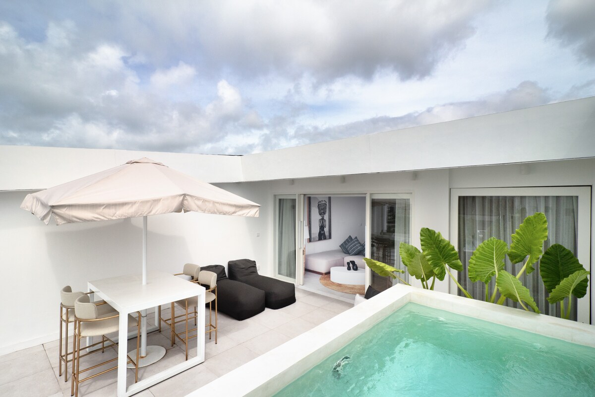 Picture of Sky Breeze pool Penthouse - The Cruise Berawa - Apartments for Rent in ...