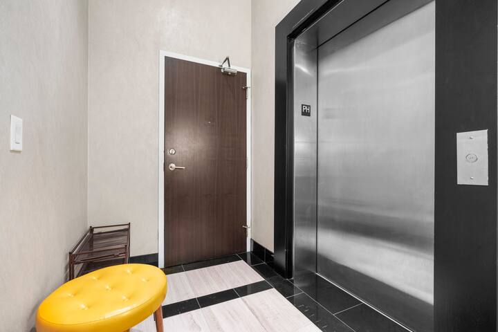 RentX | Waterfront Penthouse w/ Private Elevator gallery image 3