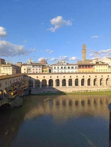Straight view on Ponte Vecchio